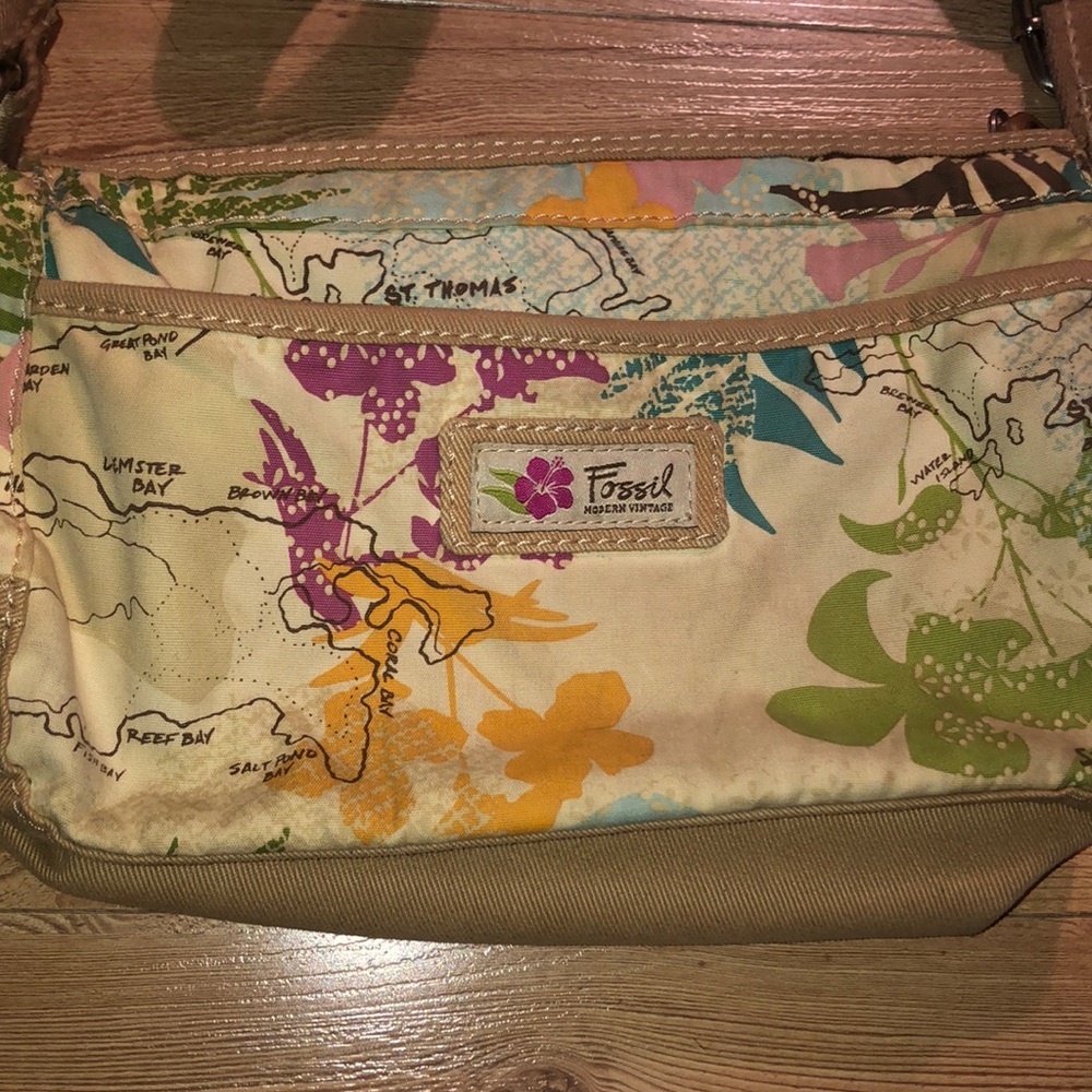 FOSSIL Vintage World Traveler Canvas Crossbody Bag/Purse with leather accents